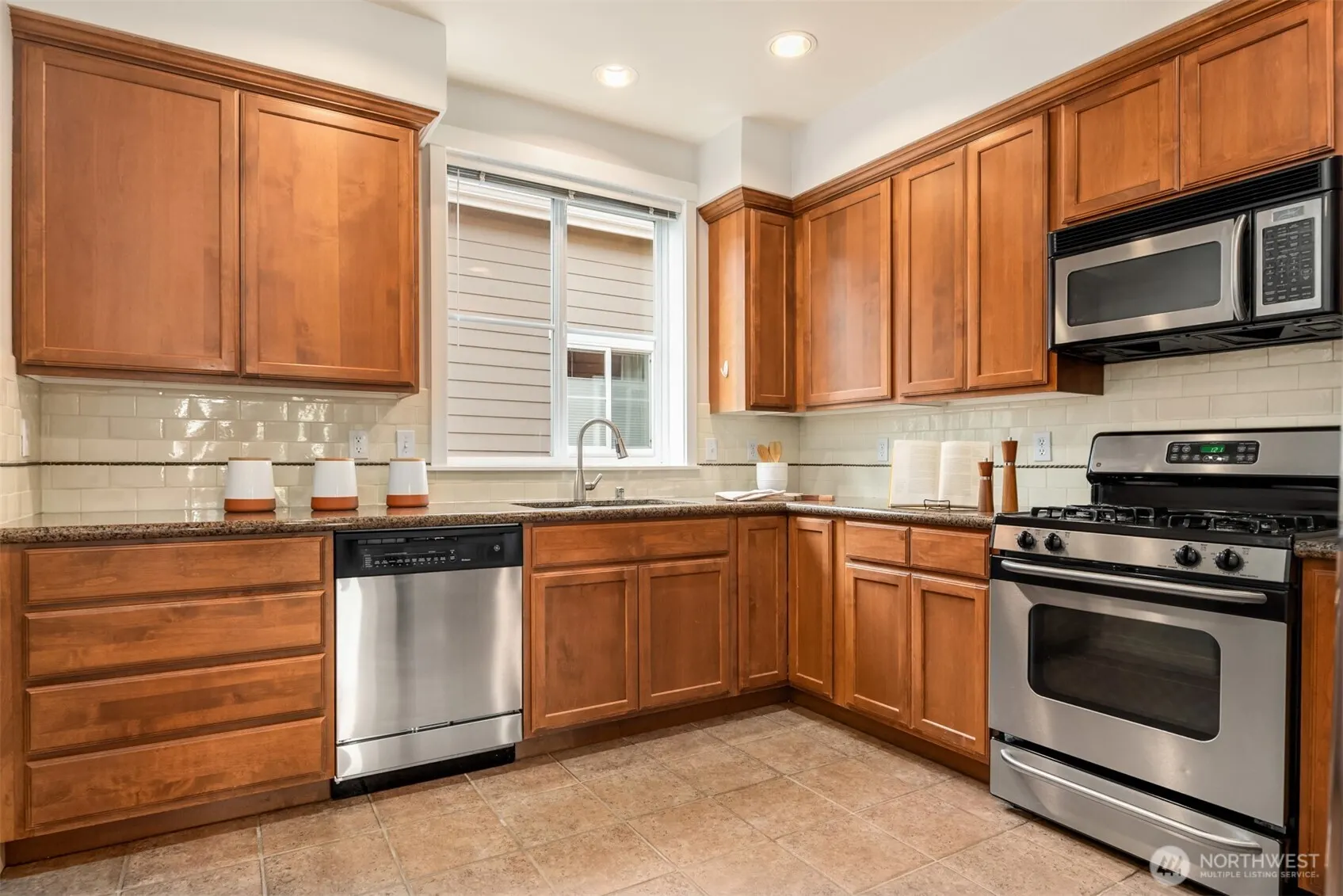 209 18th Avenue E #B, Seattle, WA 98112