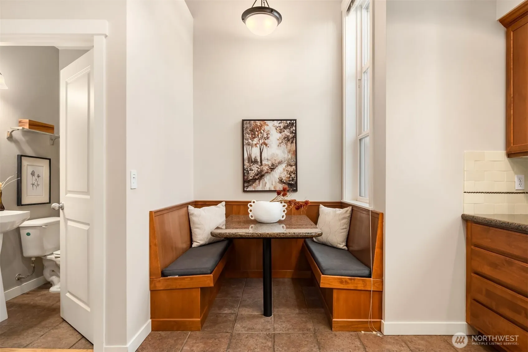 209 18th Avenue E #B, Seattle, WA 98112