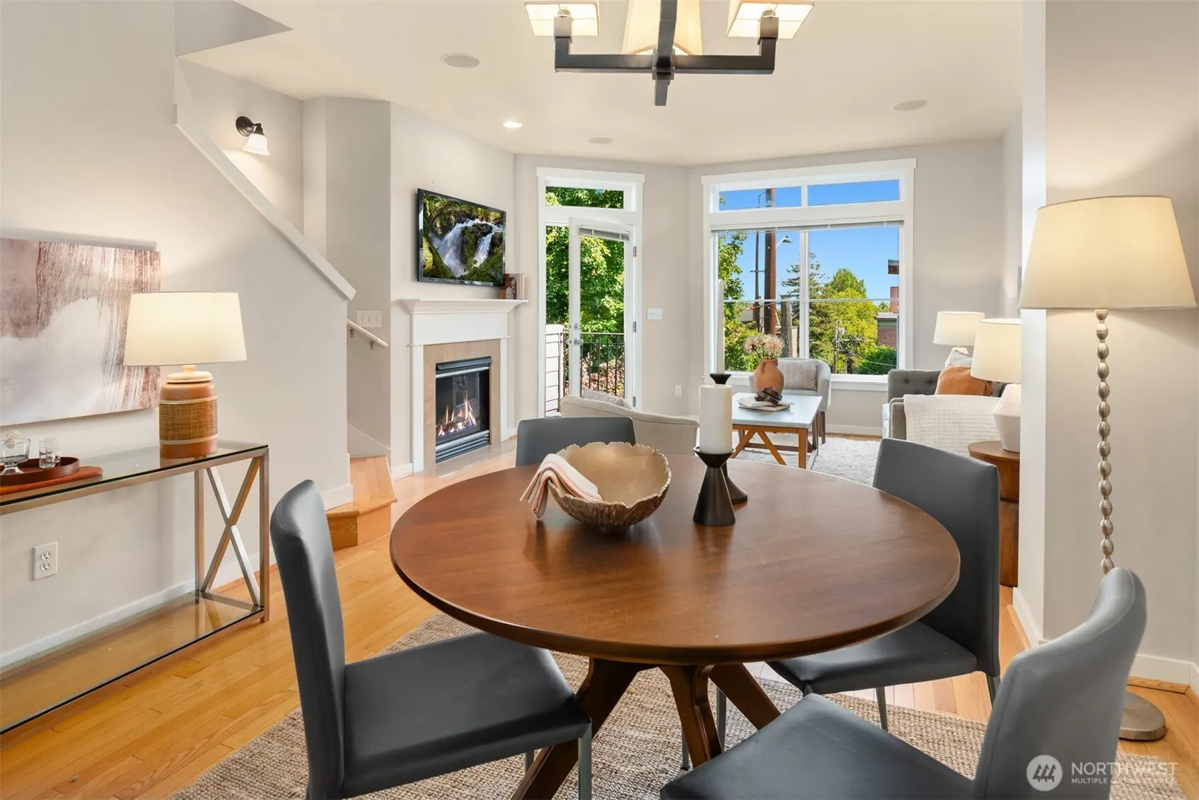 209 18th Avenue E #B, Seattle, WA 98112