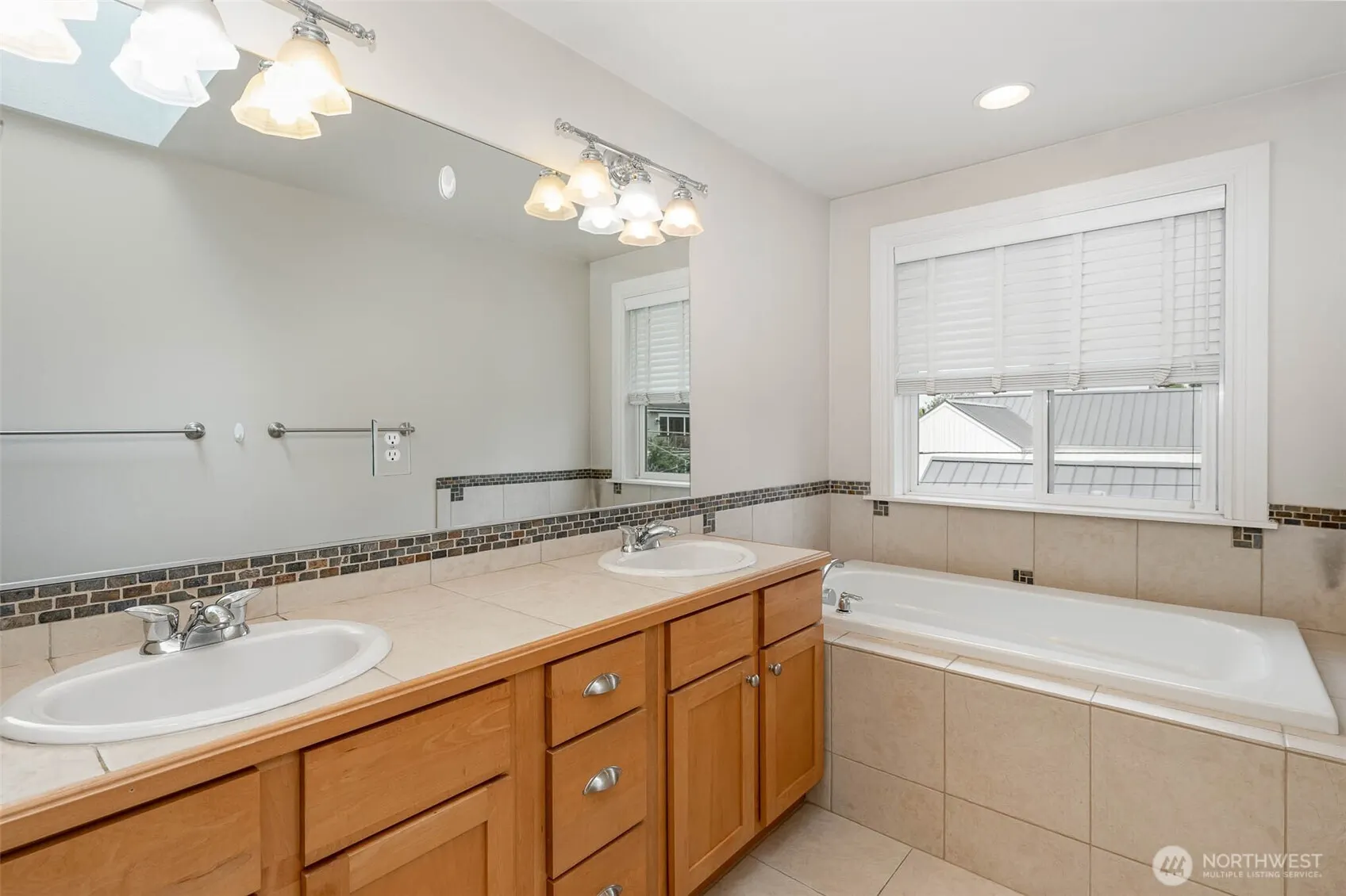 2326 N 62nd Street , Seattle, WA 98103
