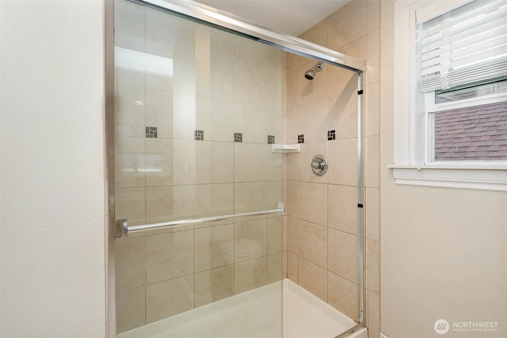 2326 N 62nd Street , Seattle, WA 98103