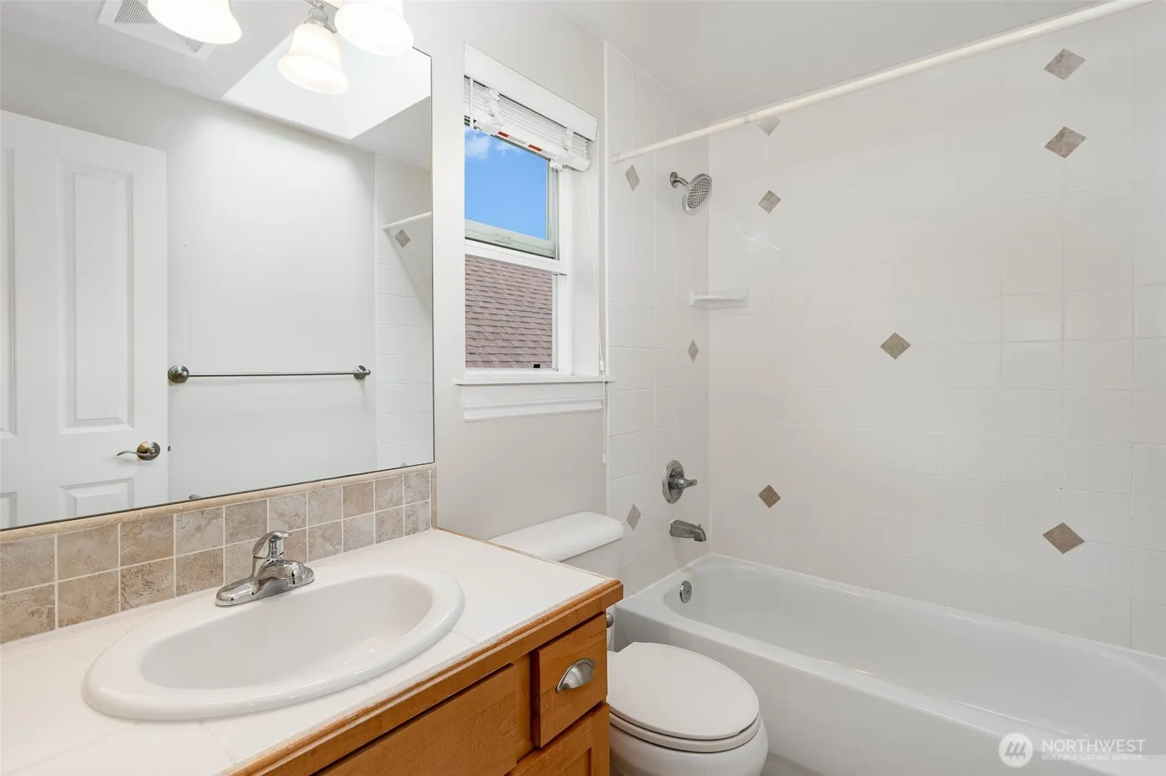 2326 N 62nd Street , Seattle, WA 98103