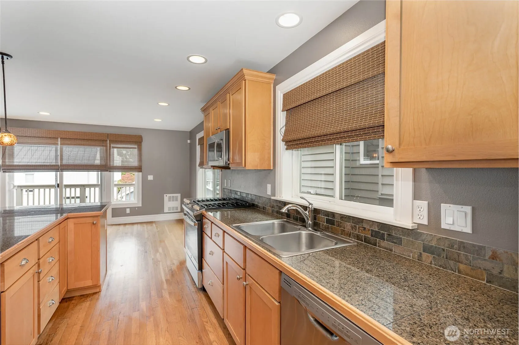 2326 N 62nd Street , Seattle, WA 98103