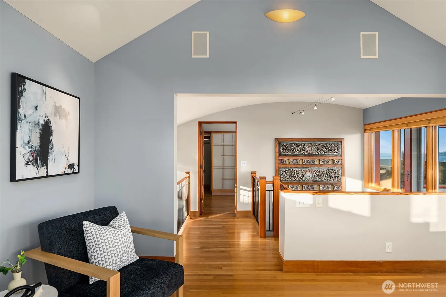 2252 Viewmont Way W, Seattle, WA 98199