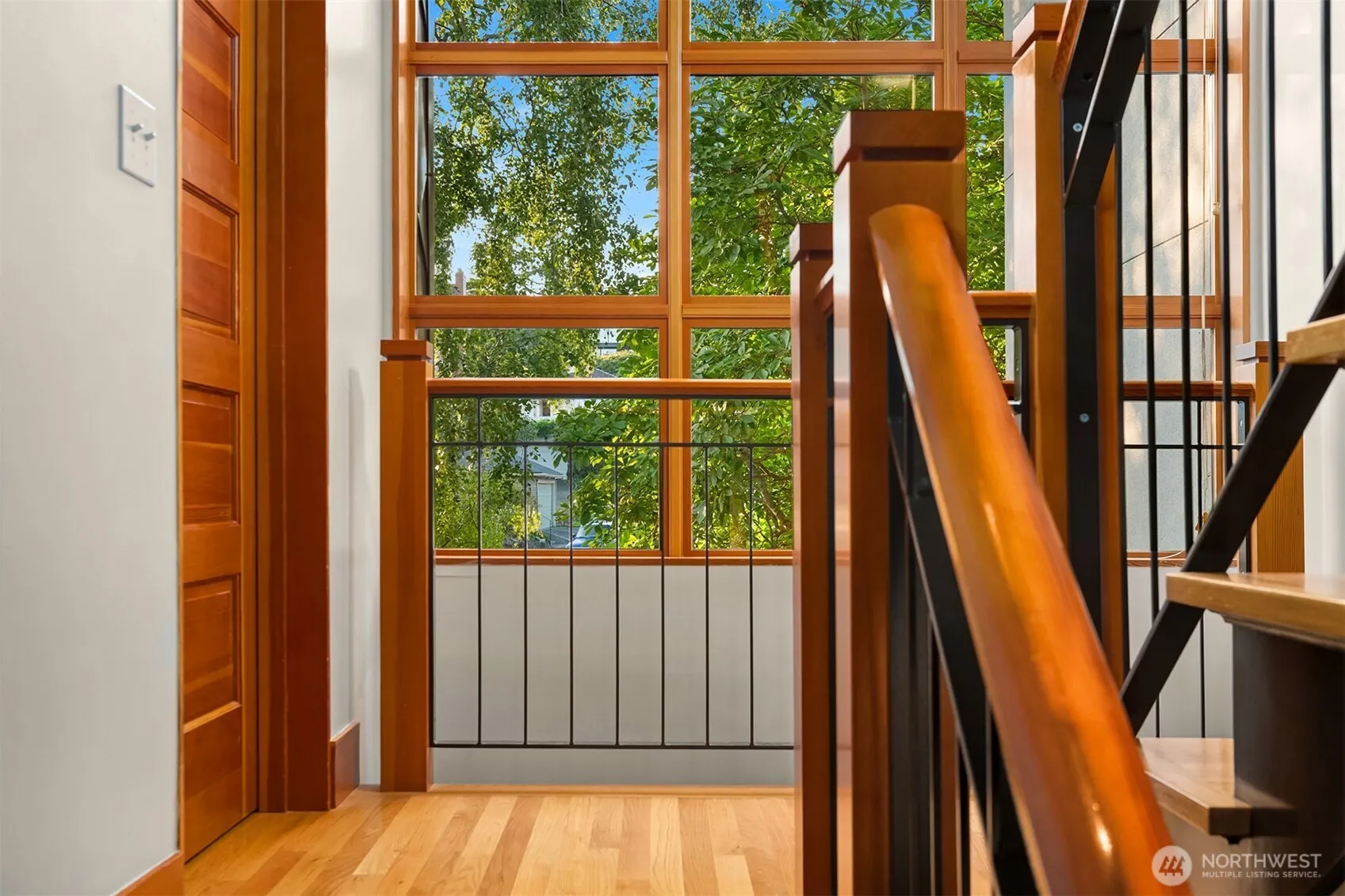 2252 Viewmont Way W, Seattle, WA 98199