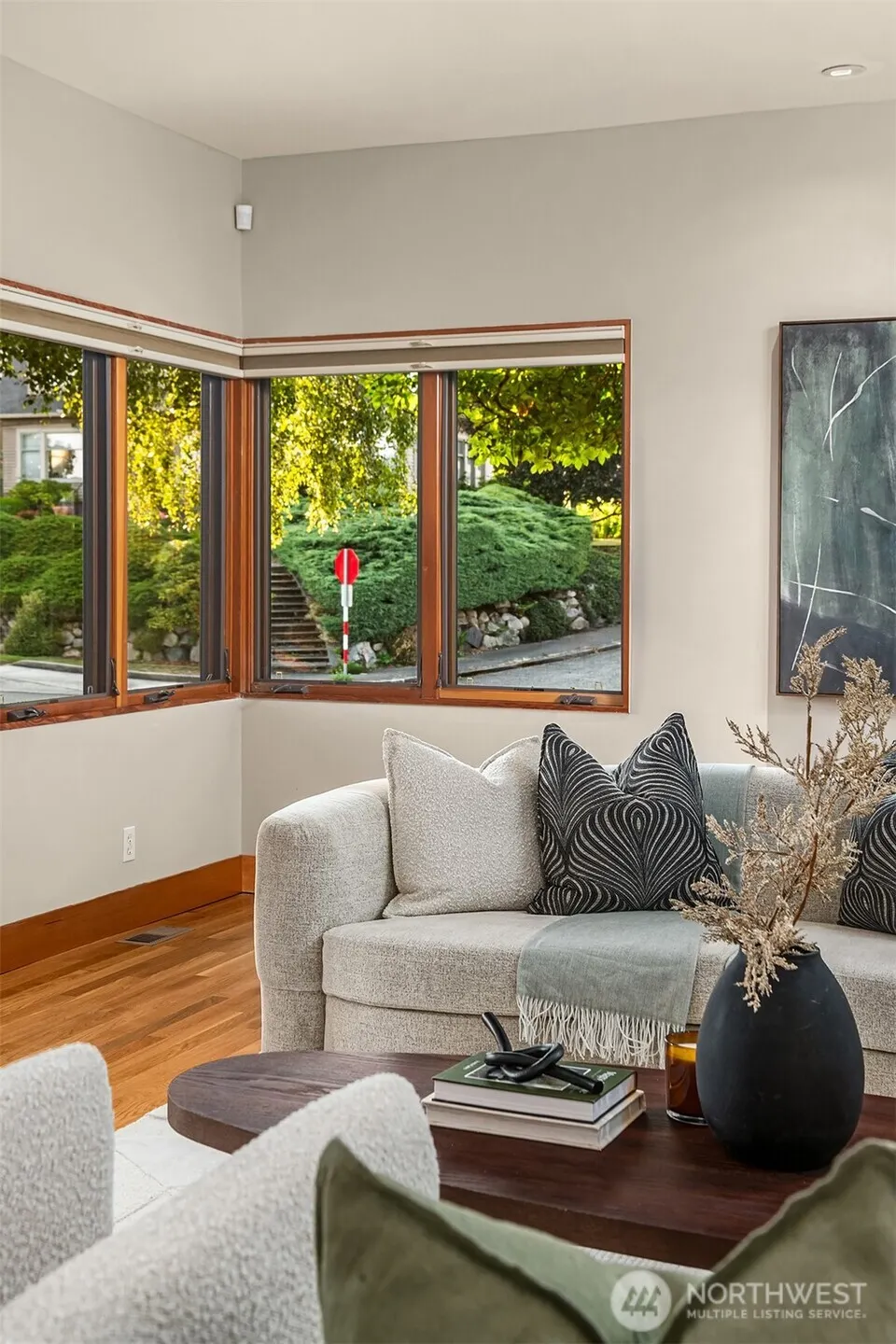 2252 Viewmont Way W, Seattle, WA 98199