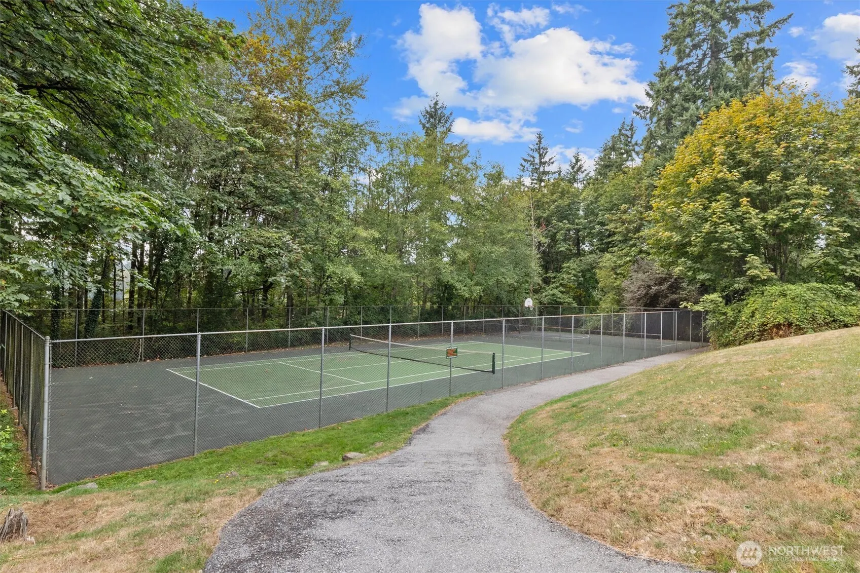 14824 119th Avenue NE, Kirkland, WA 98034
