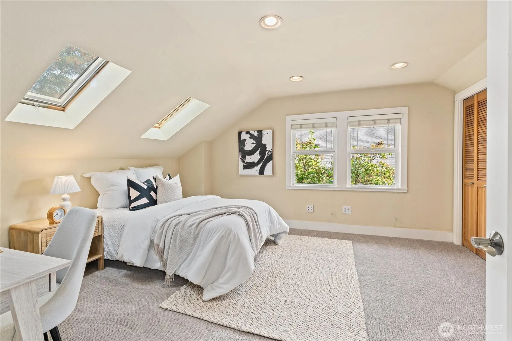 511 30th Avenue , Seattle, WA 98122
