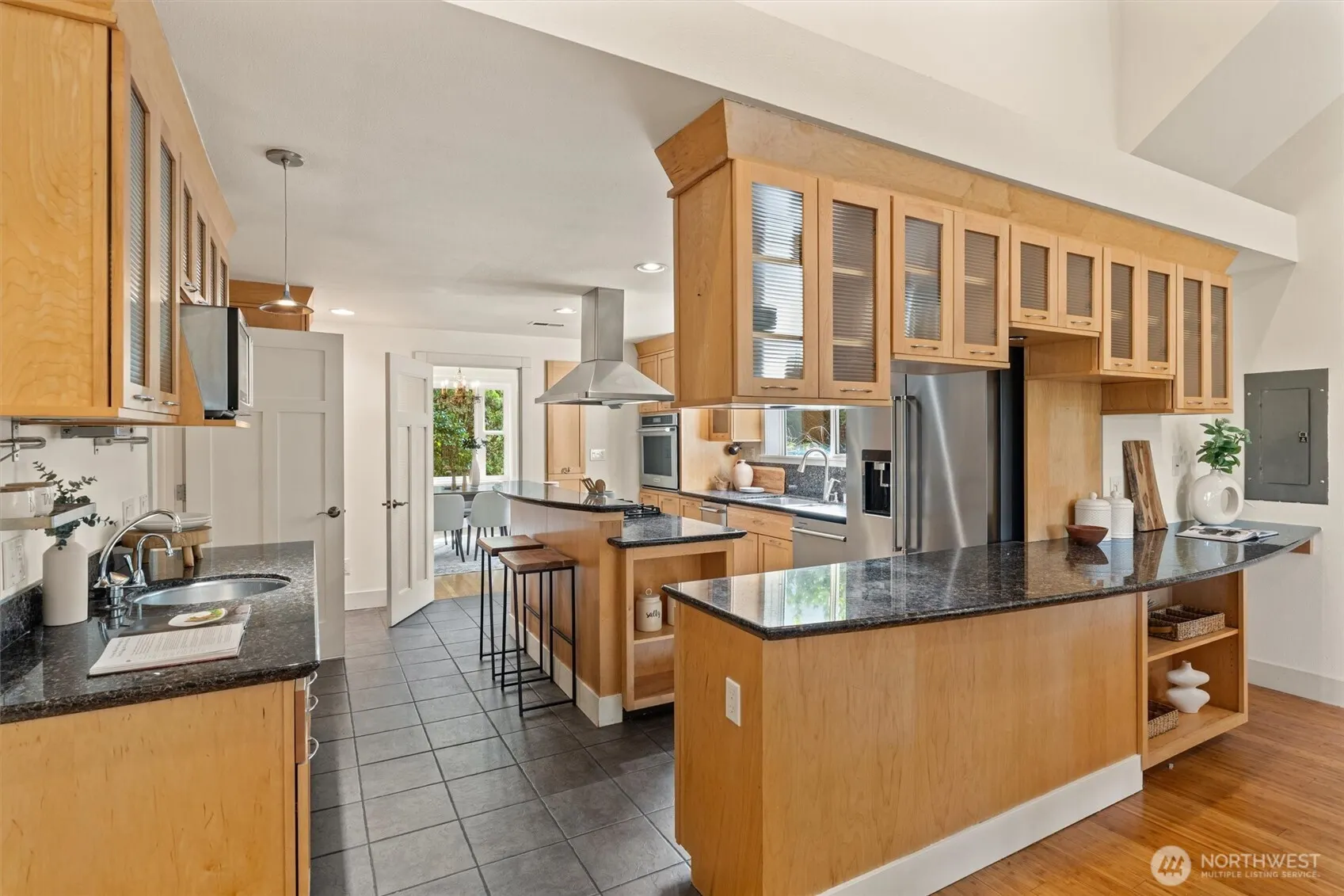 511 30th Avenue , Seattle, WA 98122