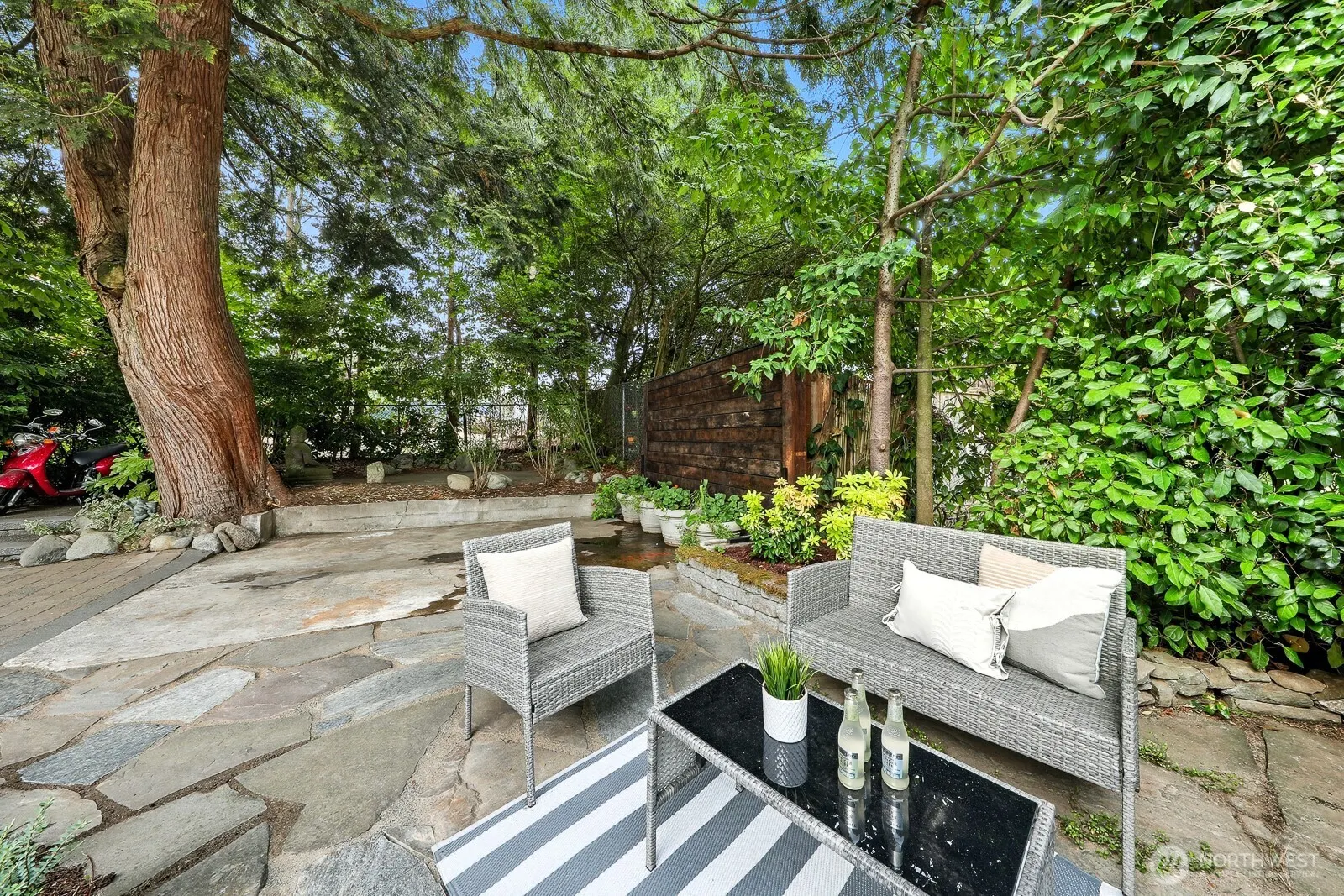 2030 S Ingersoll Place , Seattle, WA 98144