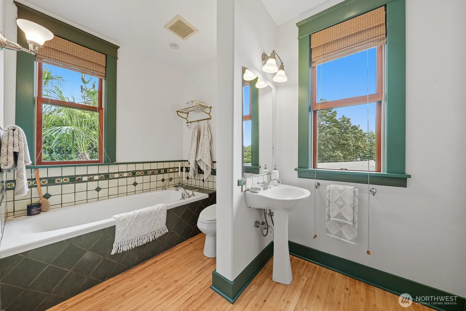 2030 S Ingersoll Place , Seattle, WA 98144