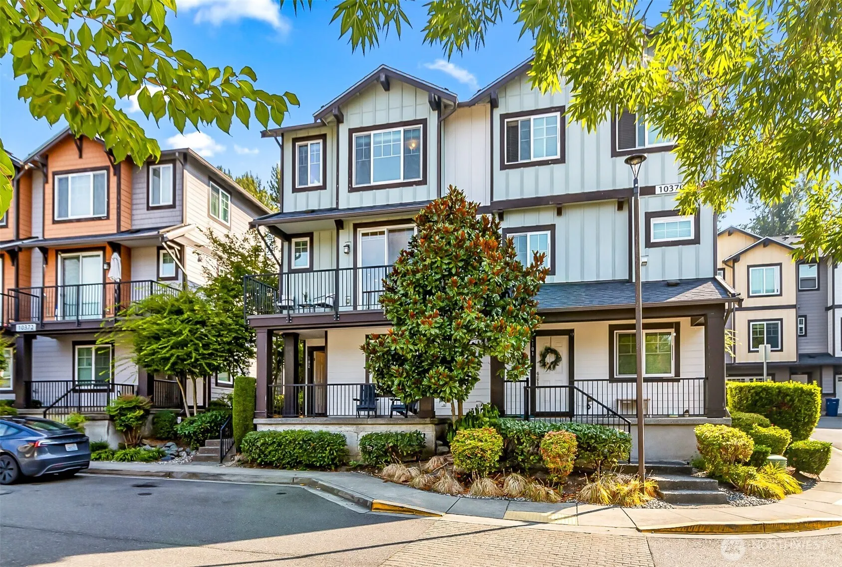 10370 156th Place NE #102, Redmond, WA 98052