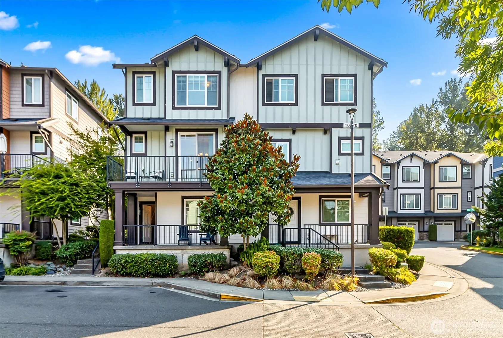 10370 156th Place NE #102, Redmond, WA 98052