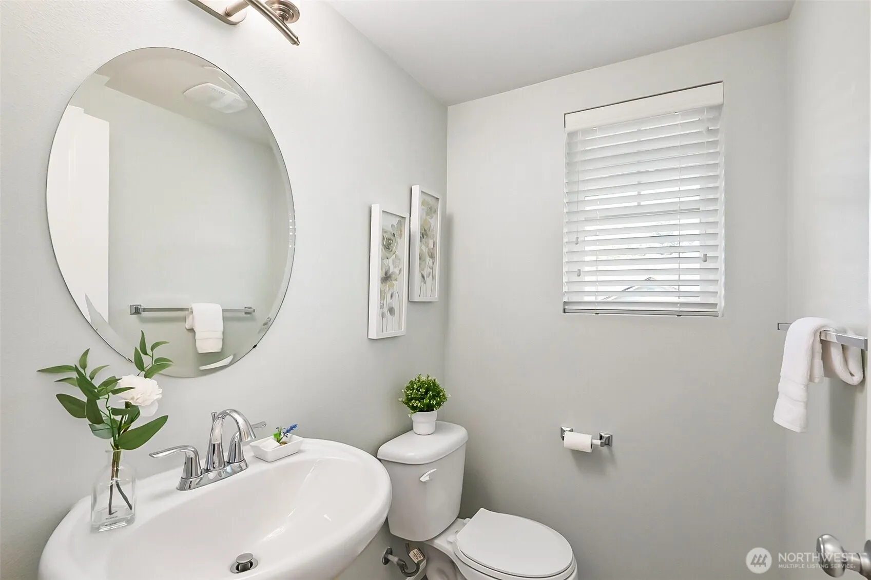 10370 156th Place NE #102, Redmond, WA 98052