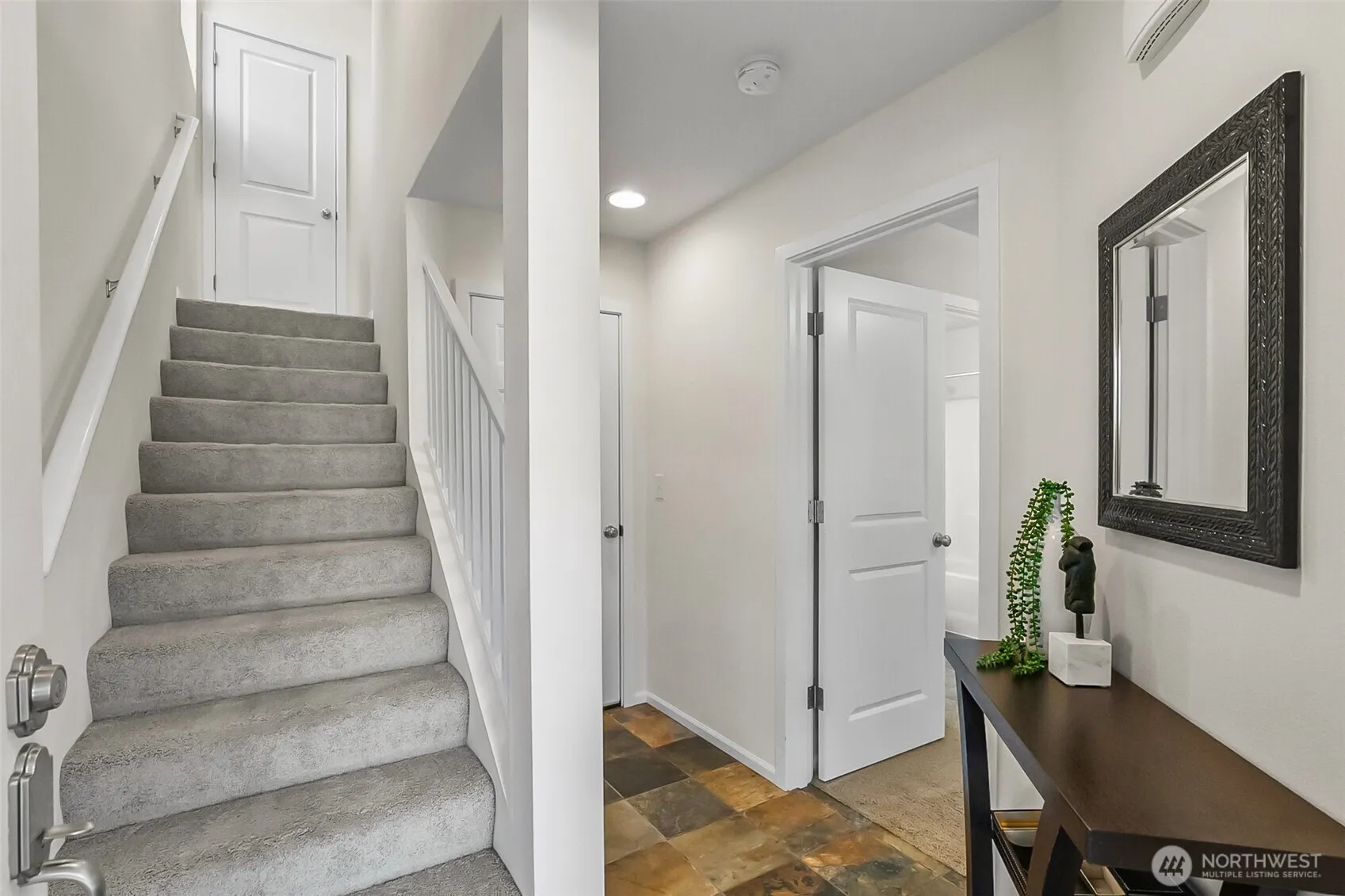 10370 156th Place NE #102, Redmond, WA 98052