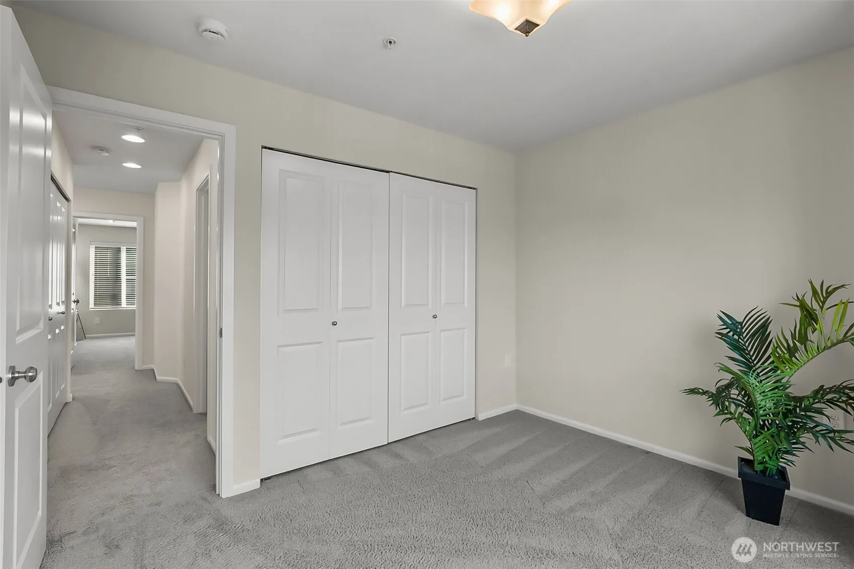 10370 156th Place NE #102, Redmond, WA 98052