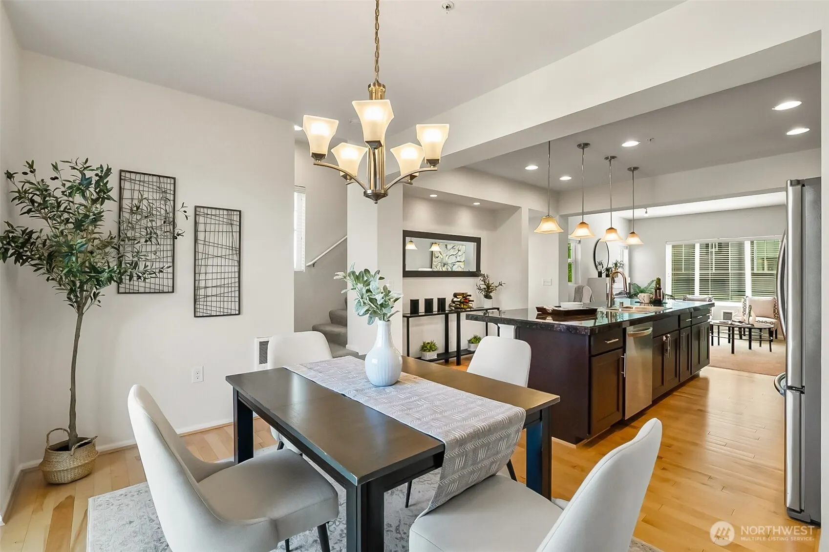 10370 156th Place NE #102, Redmond, WA 98052