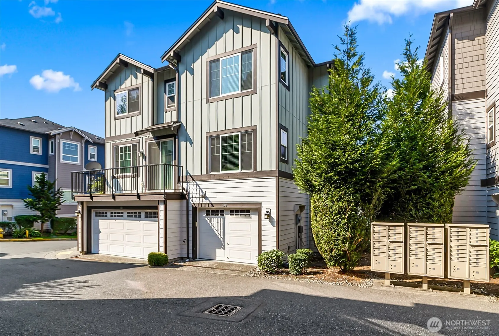 10370 156th Place NE #102, Redmond, WA 98052