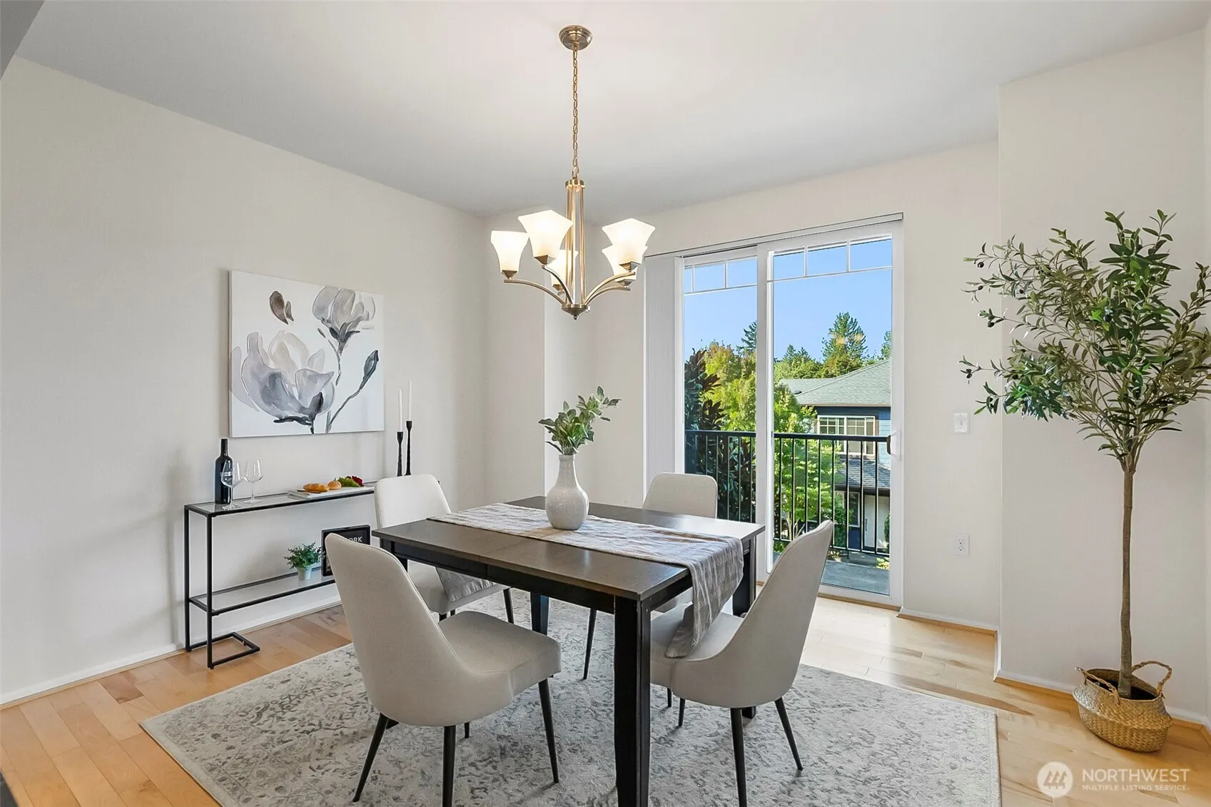 10370 156th Place NE #102, Redmond, WA 98052