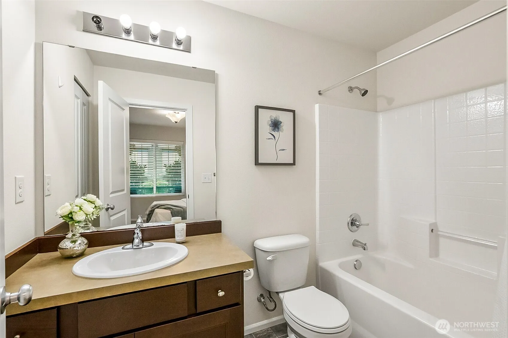 10370 156th Place NE #102, Redmond, WA 98052