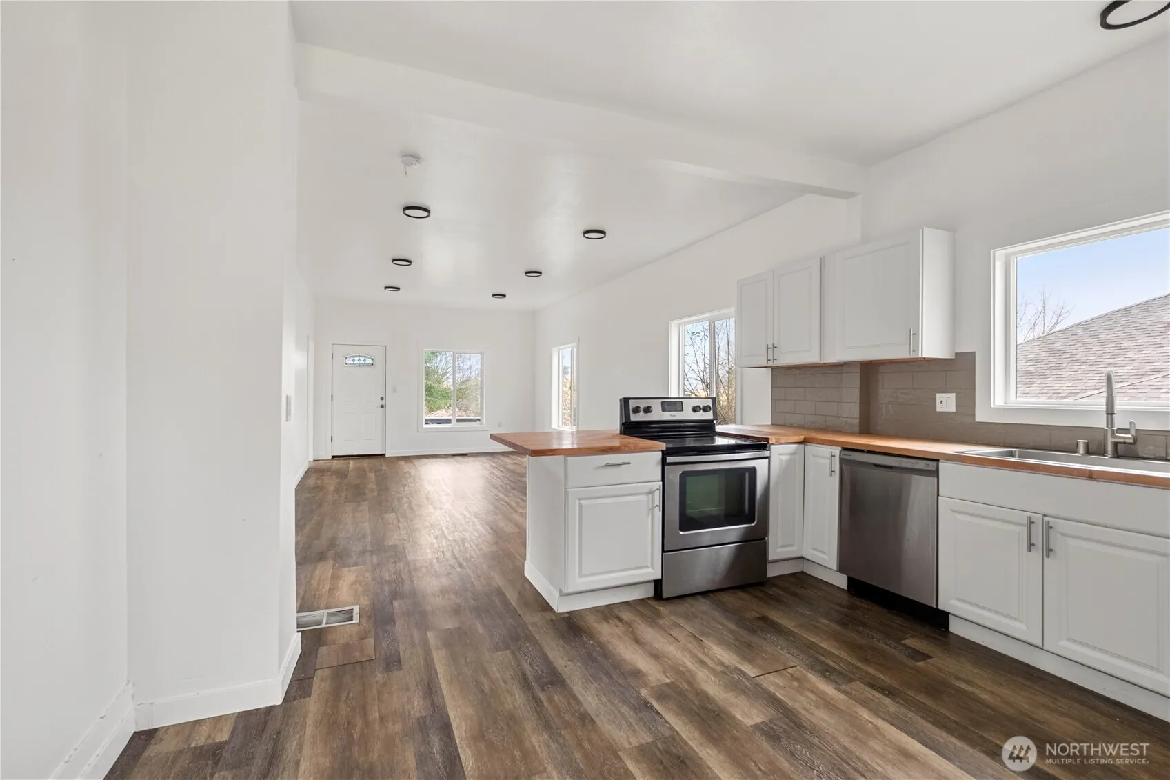 112 Kennebeck Avenue S, Kent, WA 98030