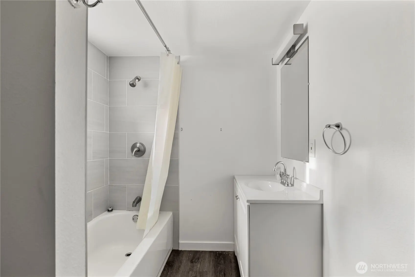 112 Kennebeck Avenue S, Kent, WA 98030