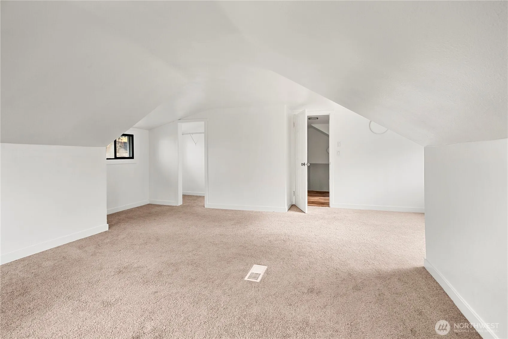 112 Kennebeck Avenue S, Kent, WA 98030