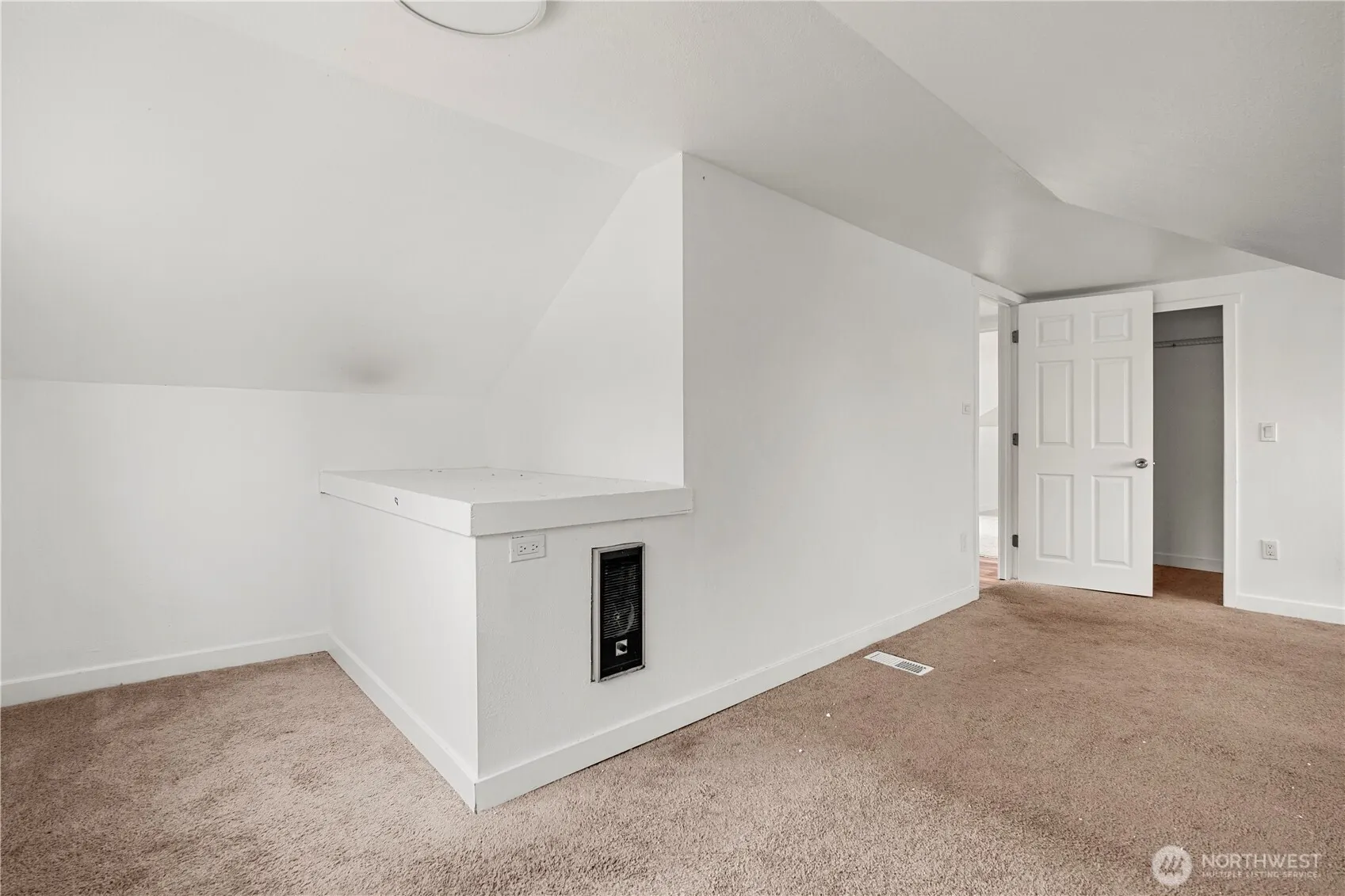 112 Kennebeck Avenue S, Kent, WA 98030