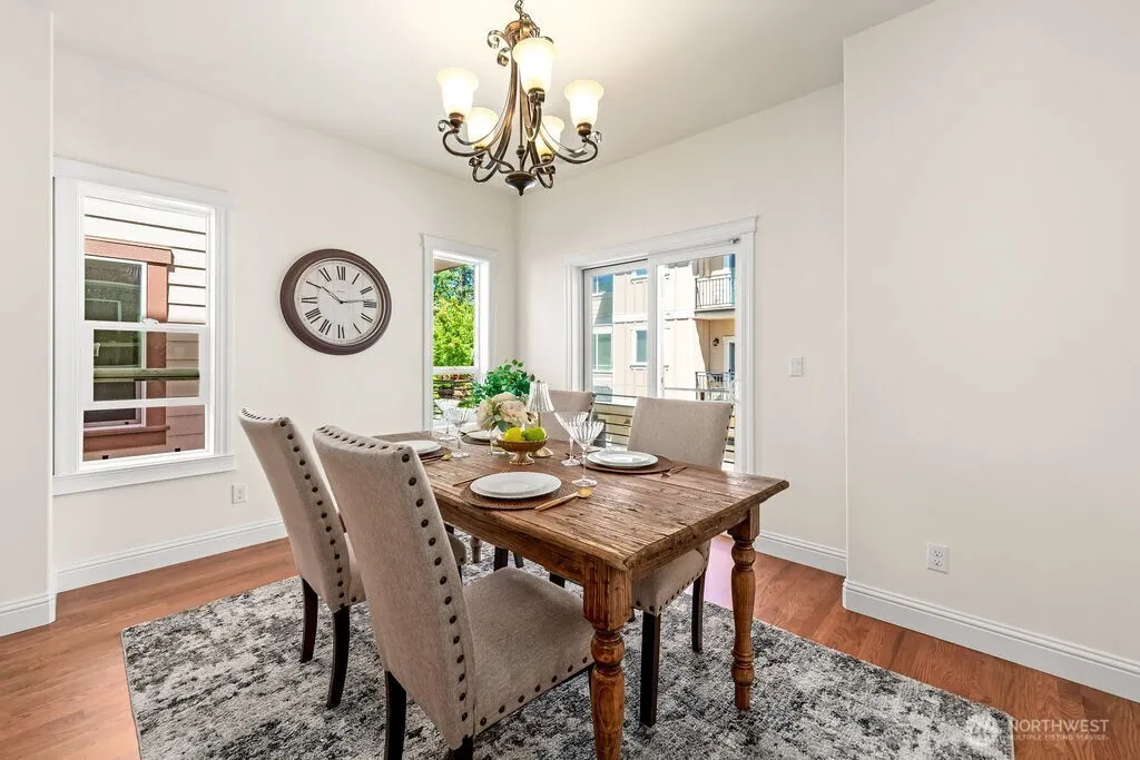810 5th Avenue NW, Issaquah, WA 98027