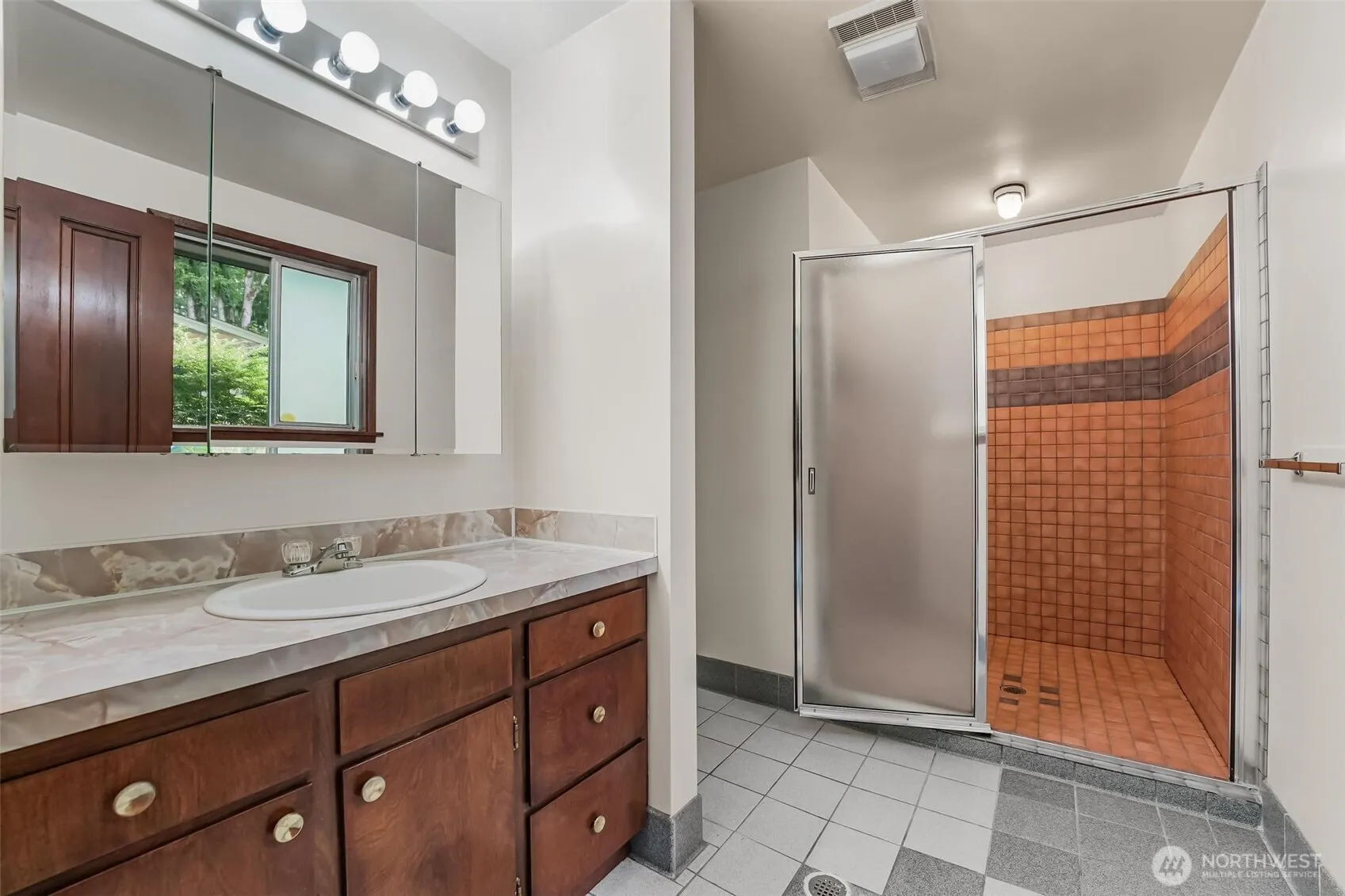 18630 SE 216th Street , Renton, WA 98058