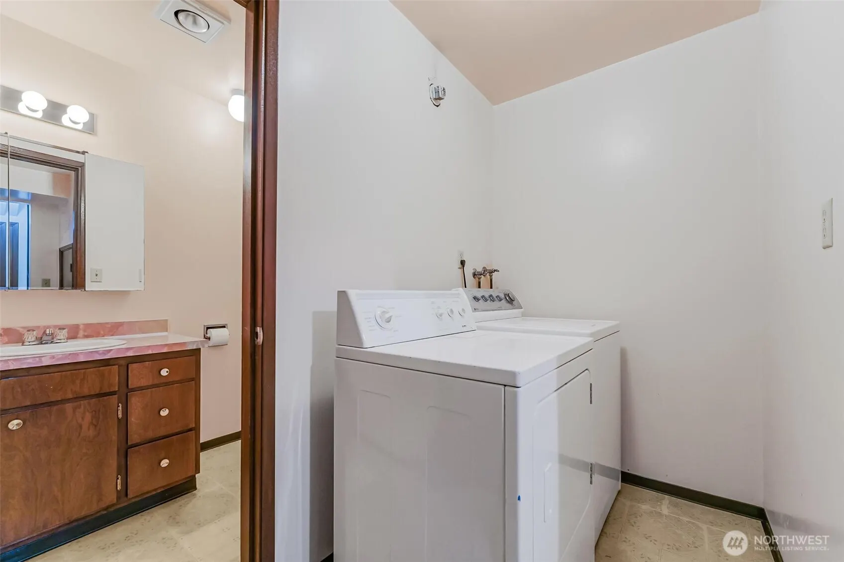 18630 SE 216th Street , Renton, WA 98058