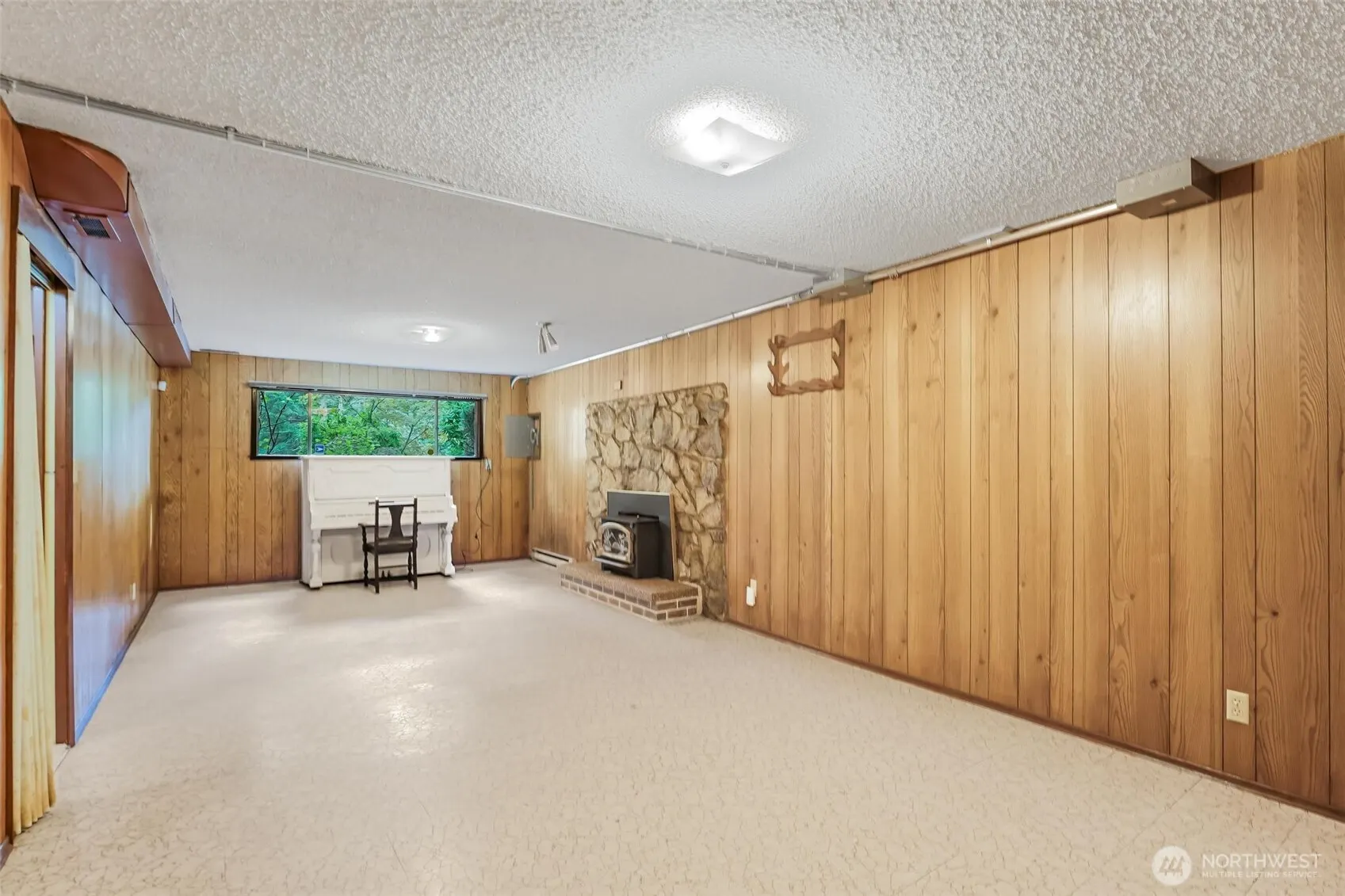 18630 SE 216th Street , Renton, WA 98058
