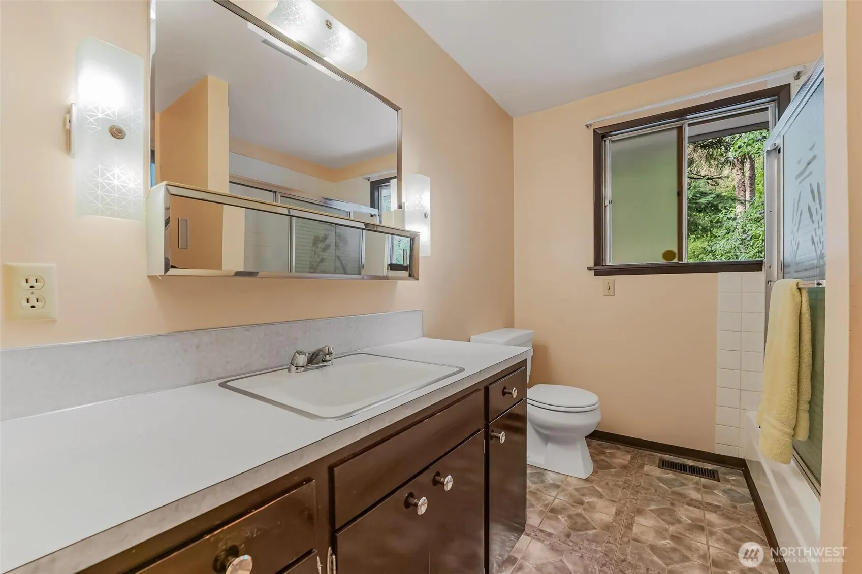 18630 SE 216th Street , Renton, WA 98058