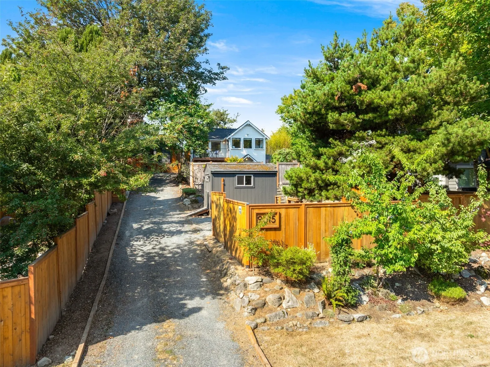 9015 Burke Avenue N, Seattle, WA 98103