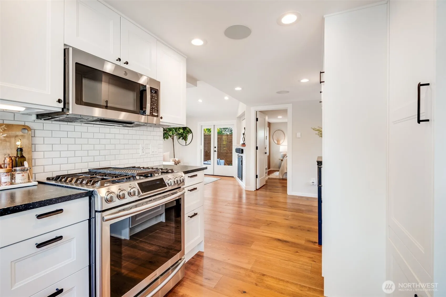 9015 Burke Avenue N, Seattle, WA 98103