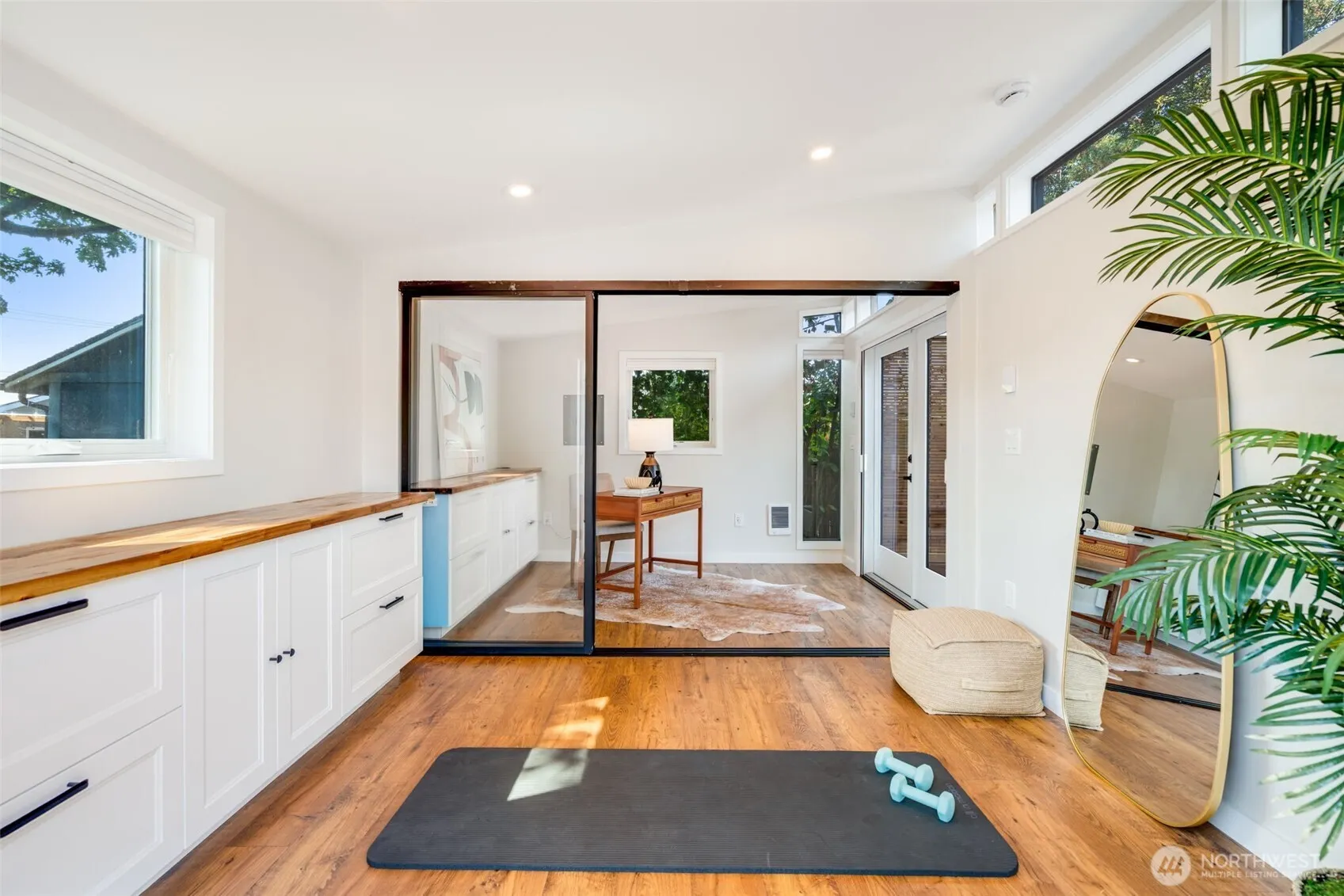 9015 Burke Avenue N, Seattle, WA 98103