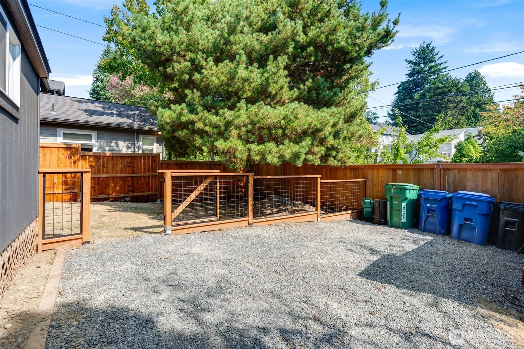 9015 Burke Avenue N, Seattle, WA 98103