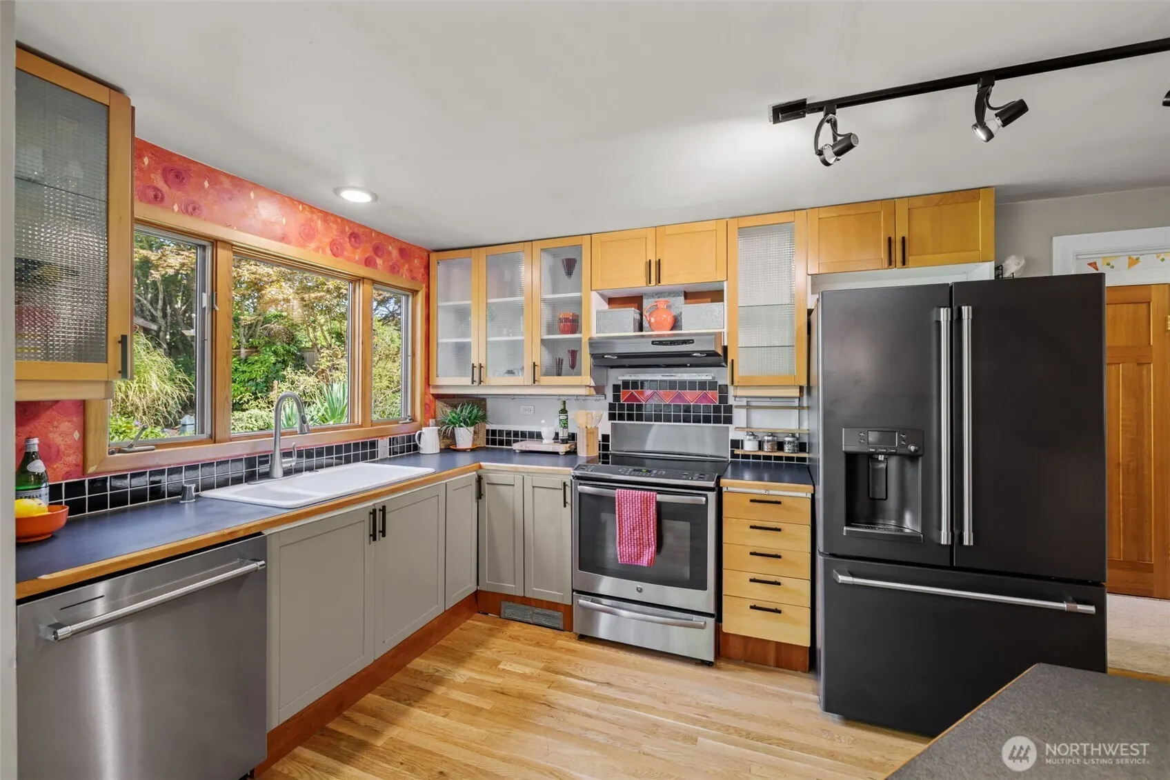 3016 NW 74th Street , Seattle, WA 98117
