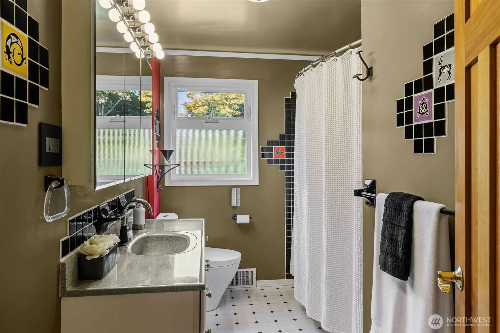 3016 NW 74th Street , Seattle, WA 98117