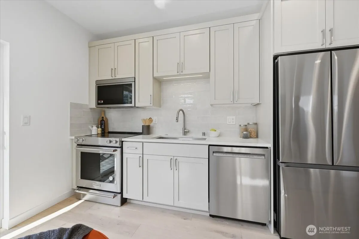 7322 11th Avenue NE, Seattle, WA 98115