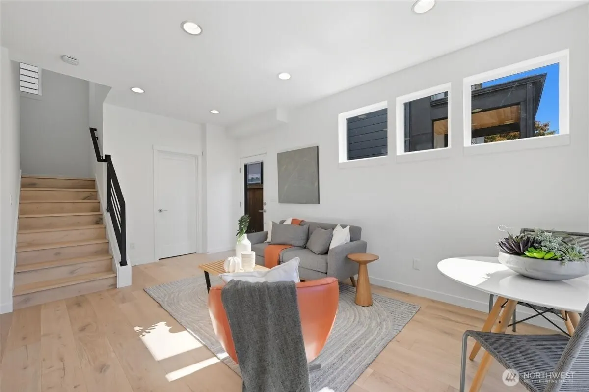 7322 11th Avenue NE, Seattle, WA 98115