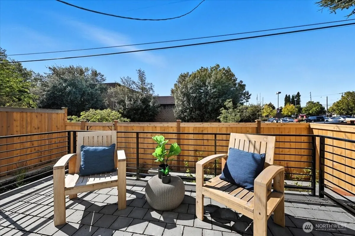 7322 11th Avenue NE, Seattle, WA 98115
