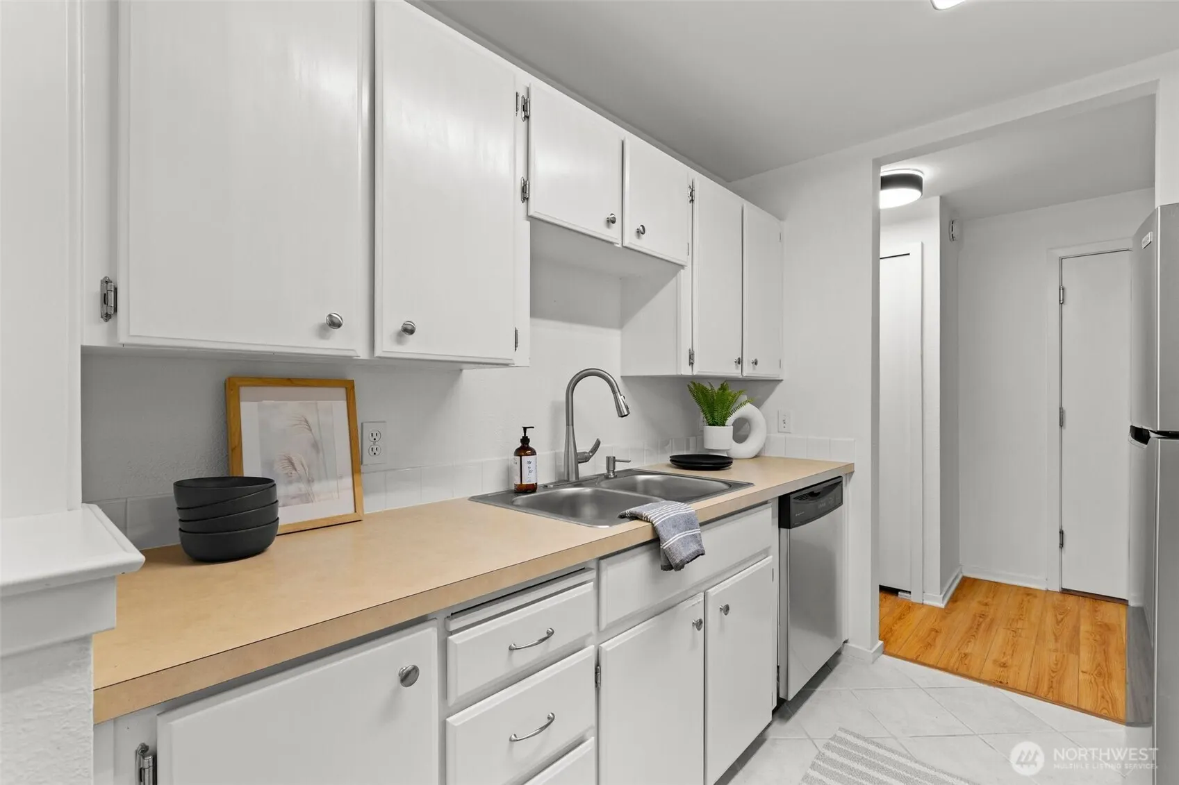 811 126th Place NE #A203, Bellevue, WA 98005