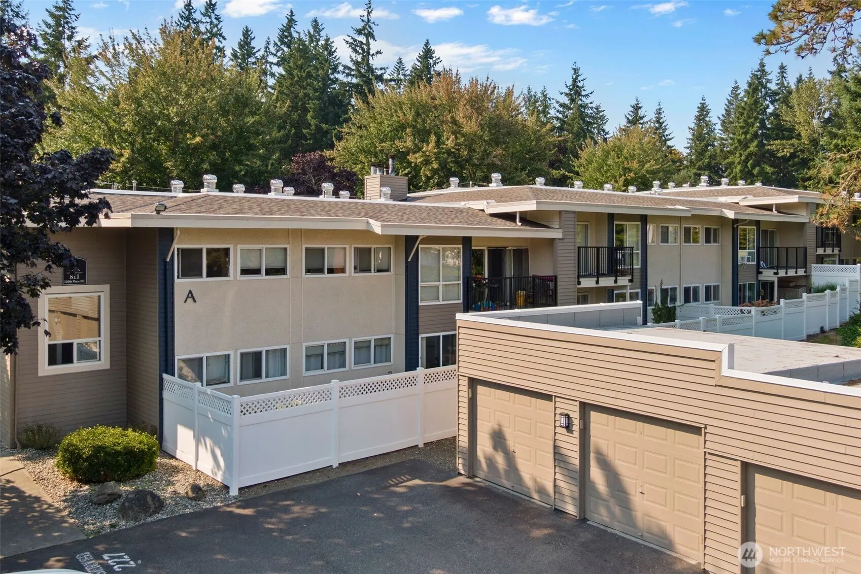 811 126th Place NE #A203, Bellevue, WA 98005