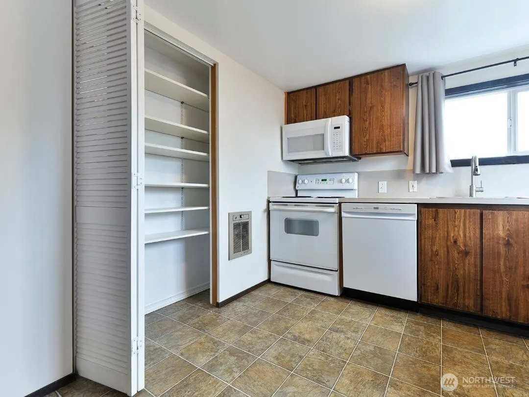 7519 greenwood Avenue N #4, Seattle, WA 98103