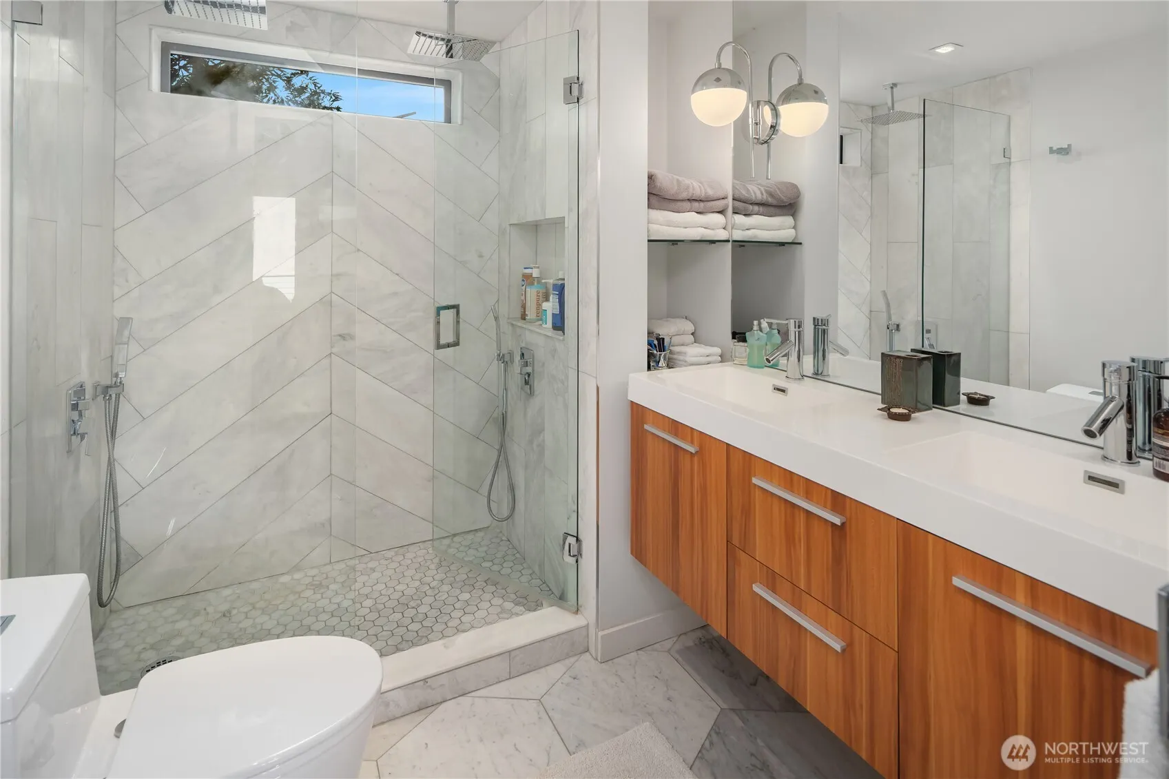 9924 Rainier Avenue S, Seattle, WA 98118-5941