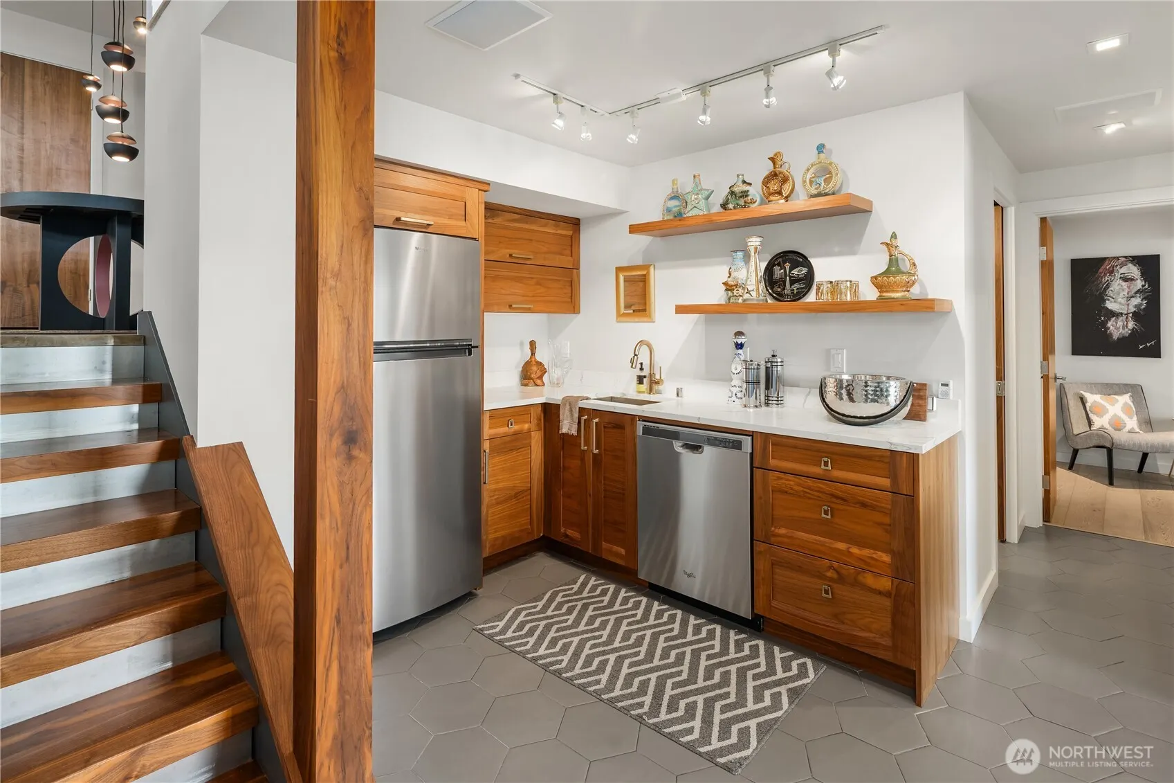 9924 Rainier Avenue S, Seattle, WA 98118-5941