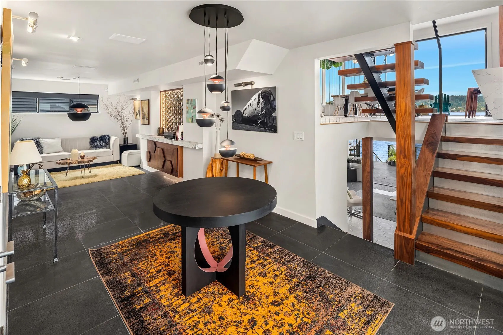 9924 Rainier Avenue S, Seattle, WA 98118-5941