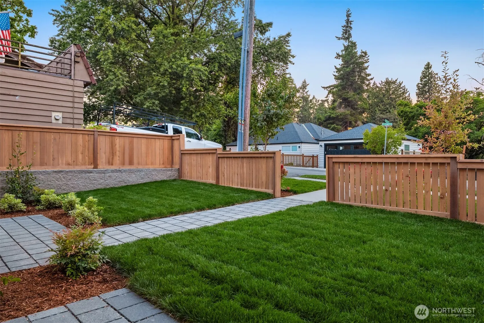 2010 9th Street W, Kirkland, WA 98033