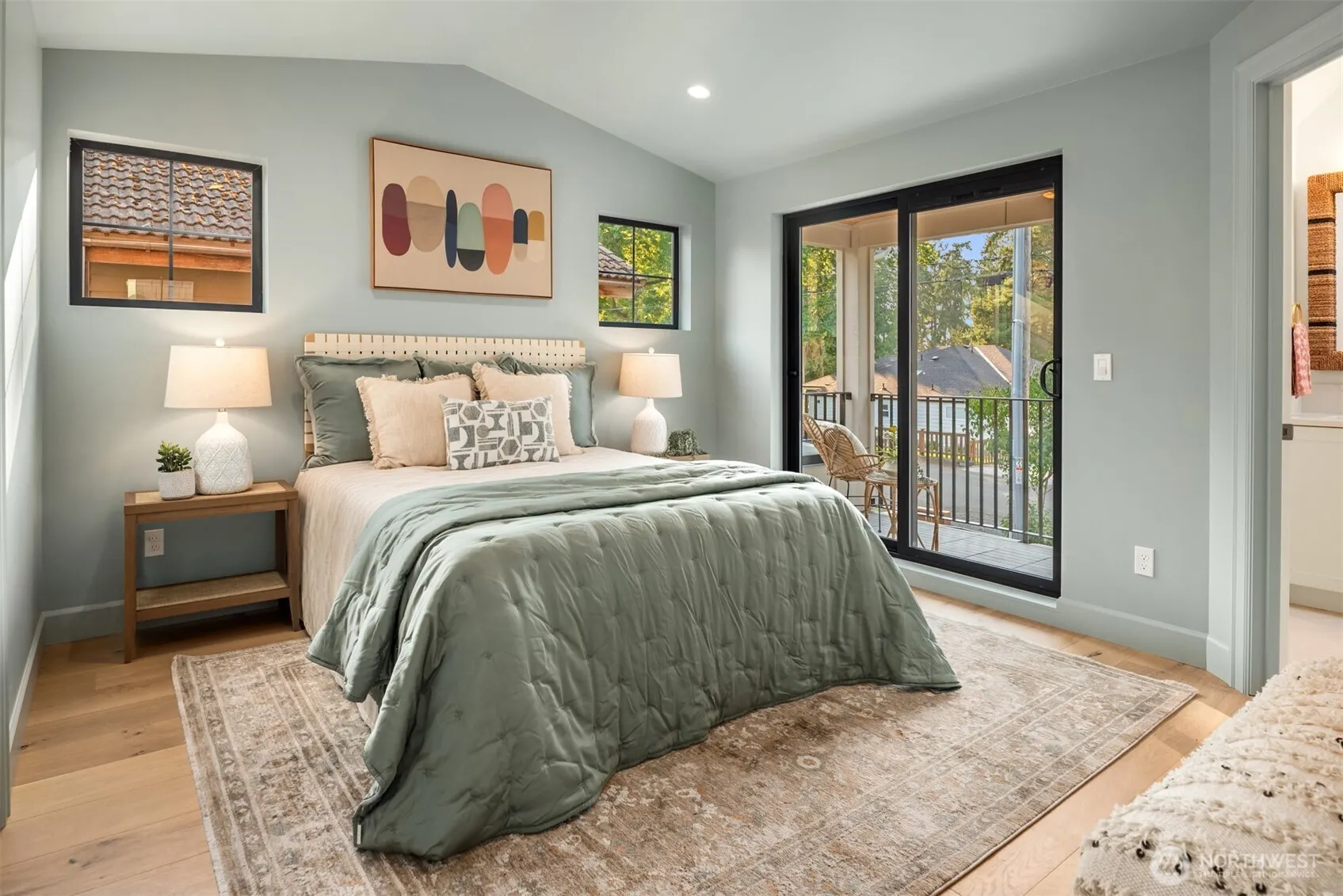 2010 9th Street W, Kirkland, WA 98033